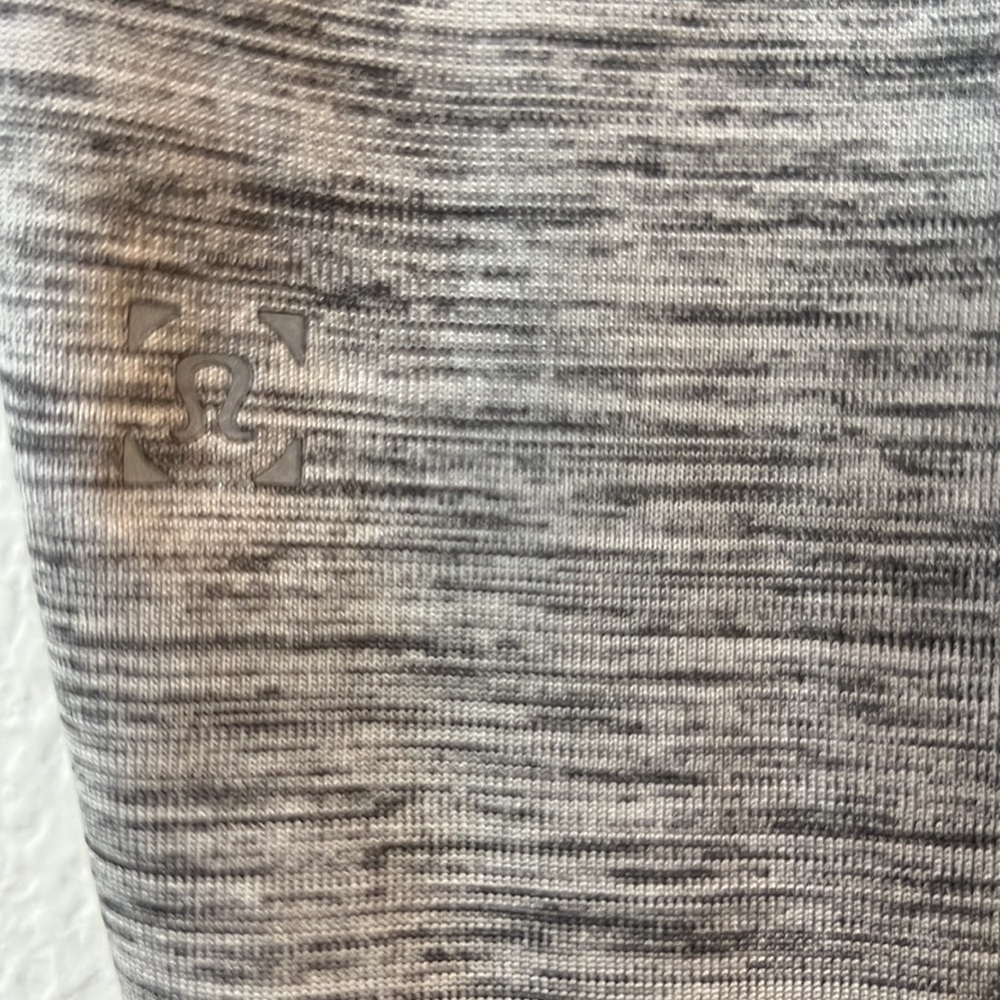 Lululemon - Picture 3 of 3